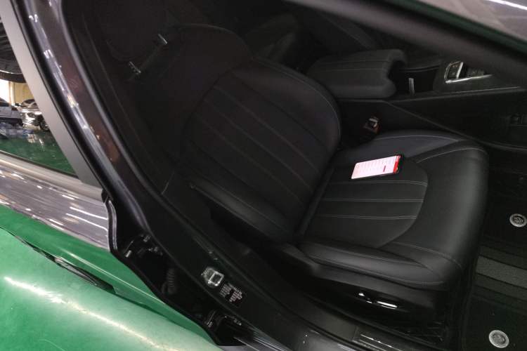 Used GAC Trumpchi EMPOW 2024 270T DCT Yingbao R-Style Edition Right Front Seat