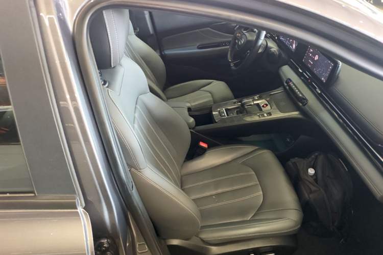 Used GAC Trumpchi EMPOW 2024 270T DCT Yingbao R-Style Edition Right Front Seat