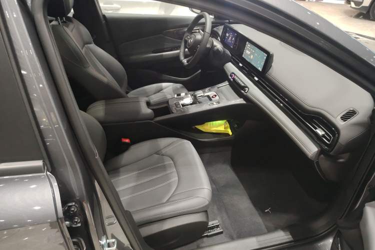 Used GAC Trumpchi EMPOW 2024 270T DCT Yingbao S Edition Right Front Seat