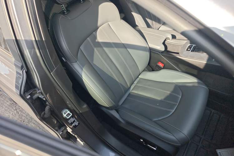 Used GAC Trumpchi EMPOW 2024 270T DCT Yingbao R-Style Edition Right Front Seat