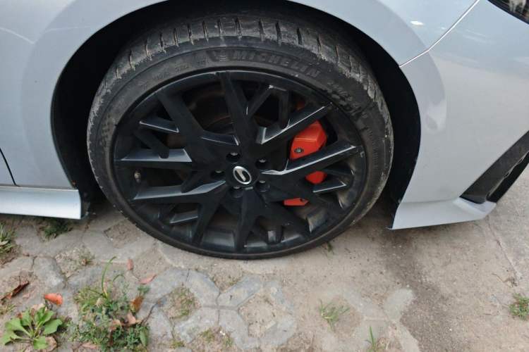 Used GAC Trumpchi EMPOW 2024 400T Automatic Yingbao R MAX Edition Right Front Wheel Hub