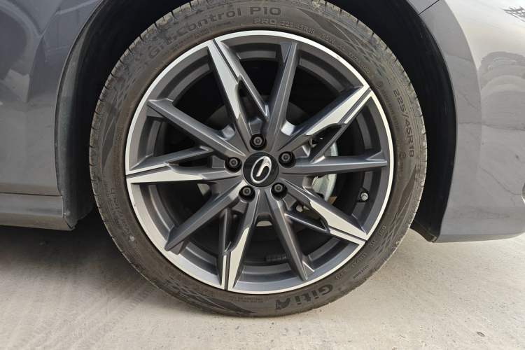 Used GAC Trumpchi EMPOW 2024 270T DCT Yingbao S Edition Right Front Wheel Hub