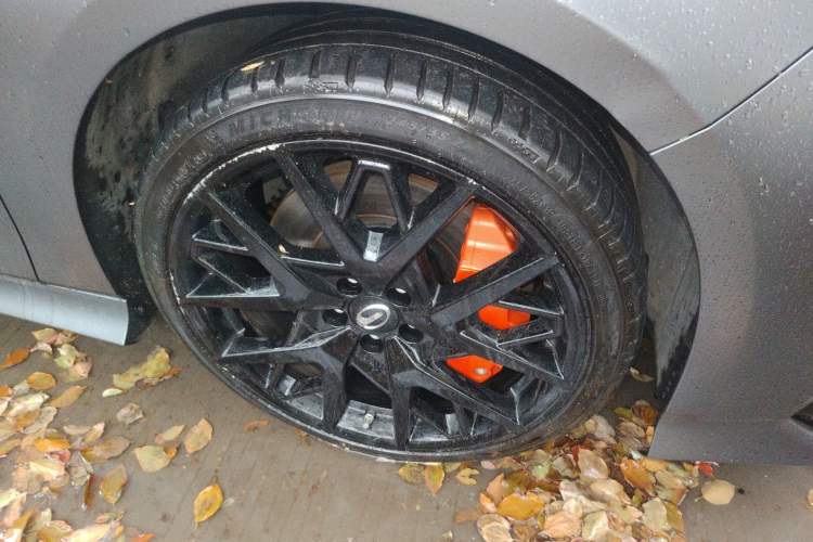 Used GAC Trumpchi EMPOW 2024 400T Automatic Yingbao R MAX Edition Right Front Wheel Hub