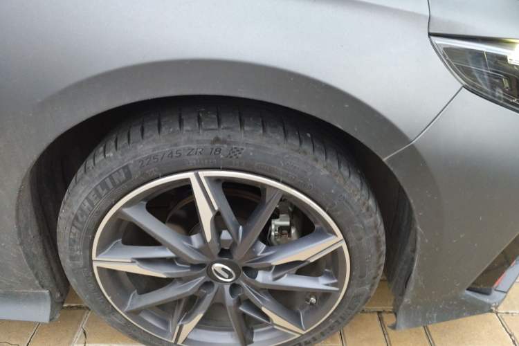 Used GAC Trumpchi EMPOW 2024 270T DCT Yingbao R-Style Edition Right Front Wheel Hub