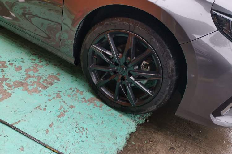 Used GAC Trumpchi EMPOW 2024 270T DCT Yingbao S Edition Right Front Wheel Hub