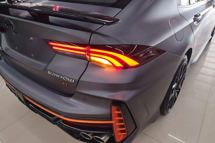 Used GAC Trumpchi EMPOW 2024 400T Automatic Yingbao R MAX Edition Right Rear Taillight