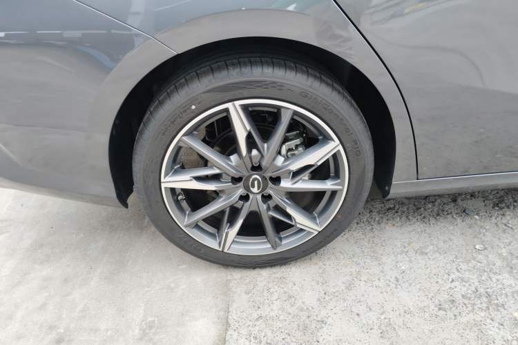 Used GAC Trumpchi EMPOW 2024 270T DCT Yingbao S Edition Right Rear Wheel Hub