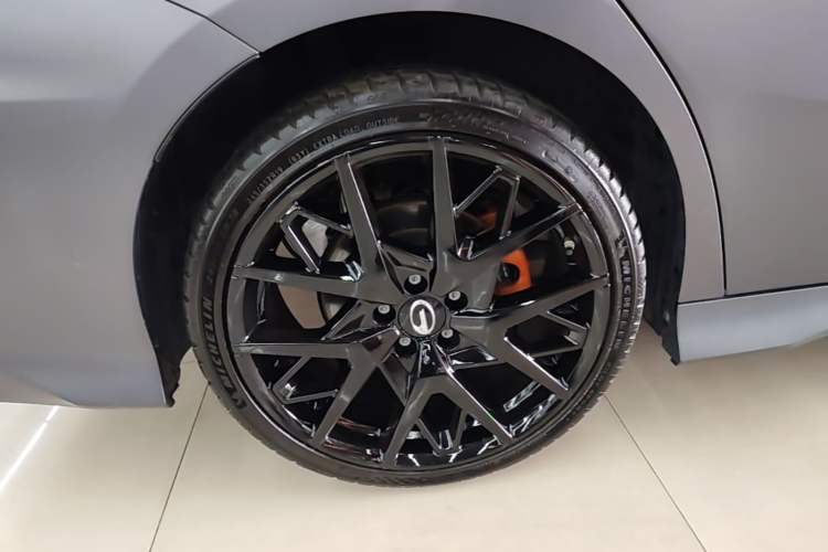 Used GAC Trumpchi EMPOW 2024 400T Automatic Yingbao R MAX Edition Right Rear Wheel Hub