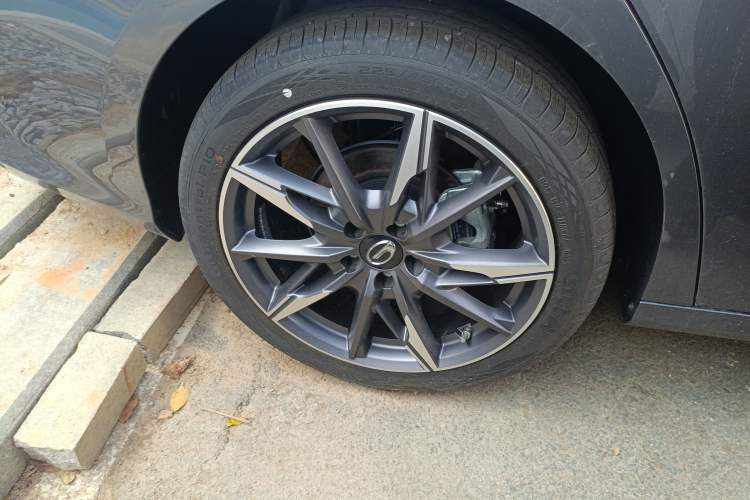 Used GAC Trumpchi EMPOW 2024 270T DCT Yingbao S Edition Right Rear Wheel Hub