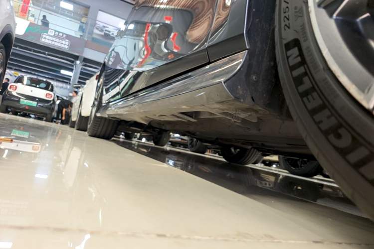 Used GAC Trumpchi EMPOW 2024 270T DCT Yingbao R-Style Edition Right Side Sill