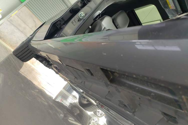 Used GAC Trumpchi EMPOW 2024 270T DCT Yingbao S Edition Right Side Sill