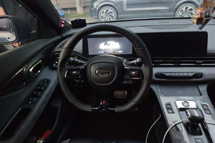Used GAC Trumpchi EMPOW 2024 400T Automatic Yingbao R MAX Edition Steering Wheel