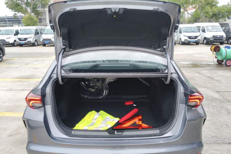 Used GAC Trumpchi EMPOW 2024 270T DCT Yingbao S Edition Trunk