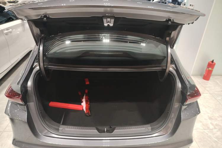 Used GAC Trumpchi EMPOW 2024 270T DCT Yingbao S Edition Trunk