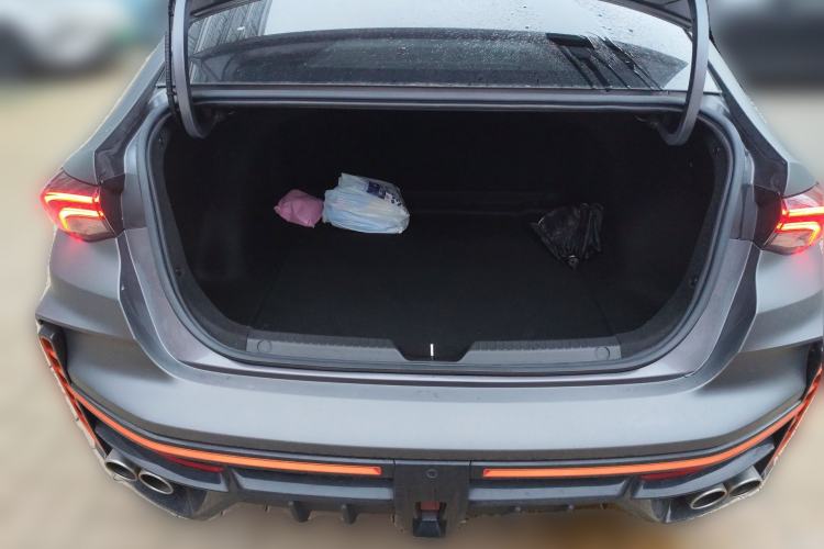 Used GAC Trumpchi EMPOW 2024 270T DCT Yingbao R-Style Edition Trunk