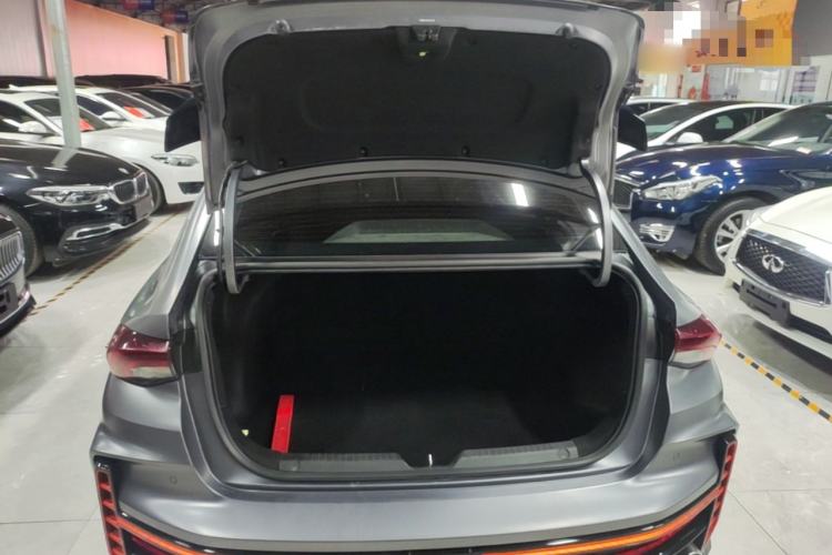 Used GAC Trumpchi EMPOW 2024 400T Automatic Yingbao R PRO Edition Trunk