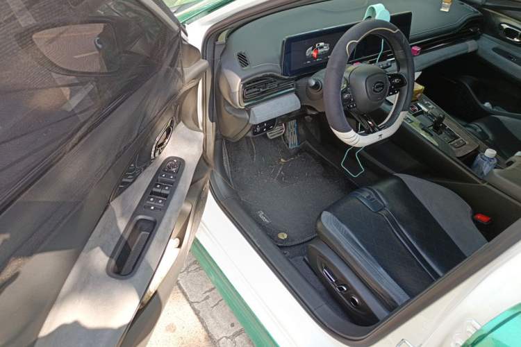 Used GAC Trumpchi EMPOW 2024 400T Automatic Yingbao R MAX Edition Driver Seat