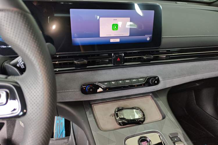 Used GAC Trumpchi EMPOW 2024 400T Automatic Yingbao R MAX Edition Audio And AC Panel
