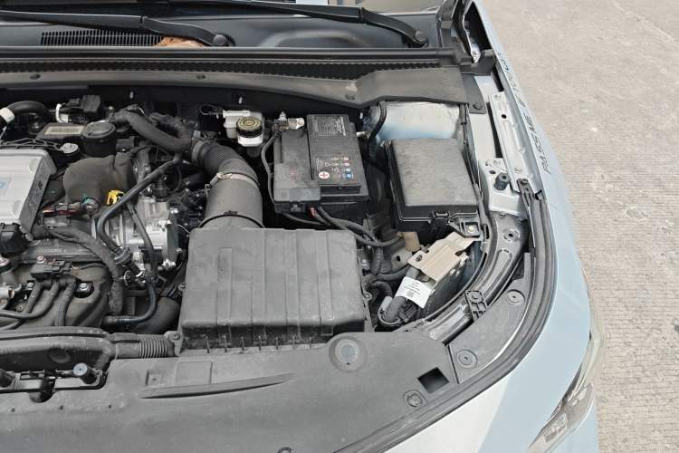 Used GAC Trumpchi EMPOW 2024 270T DCT Yingbao R-Style Edition Engine Bay Left