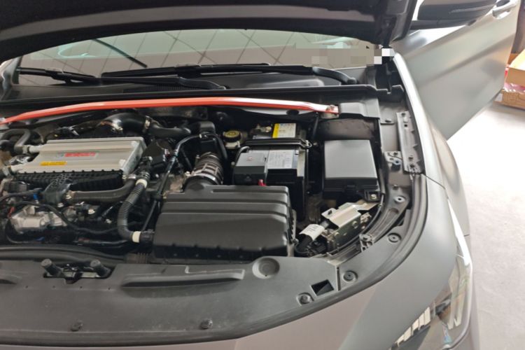 Used GAC Trumpchi EMPOW 2024 400T Automatic Yingbao R MAX Edition Engine Bay Left