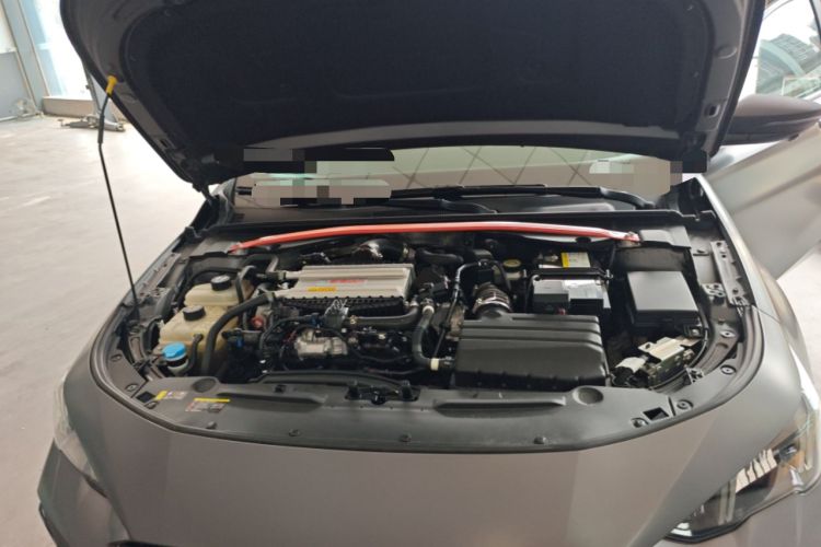 Used GAC Trumpchi EMPOW 2024 400T Automatic Yingbao R MAX Edition Engine Bay