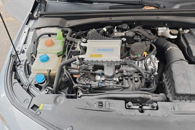 Used GAC Trumpchi EMPOW 2024 270T DCT Yingbao R-Style Edition Engine Bay Right