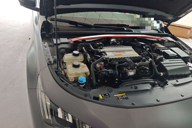 Used GAC Trumpchi EMPOW 2024 400T Automatic Yingbao R MAX Edition Engine Bay Right