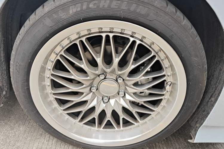 Used GAC Trumpchi EMPOW 2024 270T DCT Yingbao R-Style Edition Right Front Wheel Hub