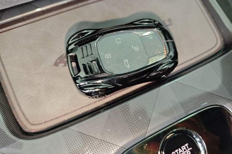 Used GAC Trumpchi EMPOW 2024 400T Automatic Yingbao R MAX Edition Vehicle Key