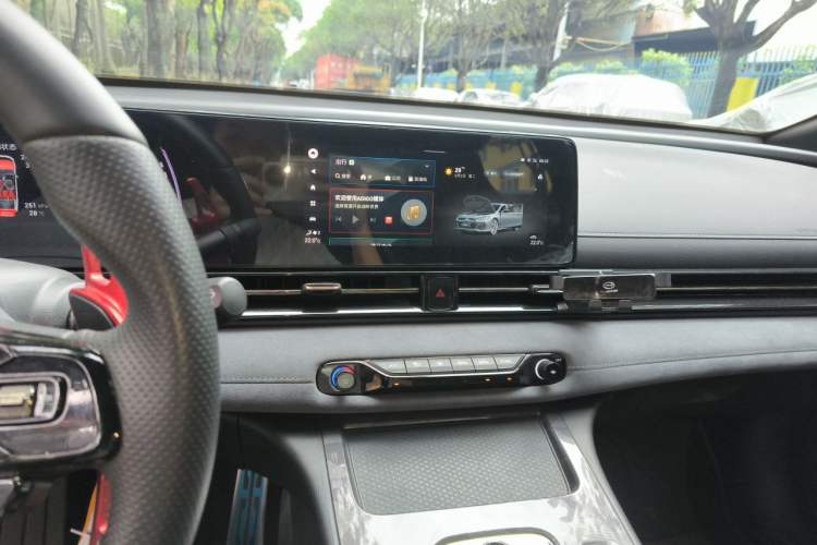 Used GAC Trumpchi EMPOW 2024 400T Automatic Yingbao R PRO Edition Audio And AC Panel