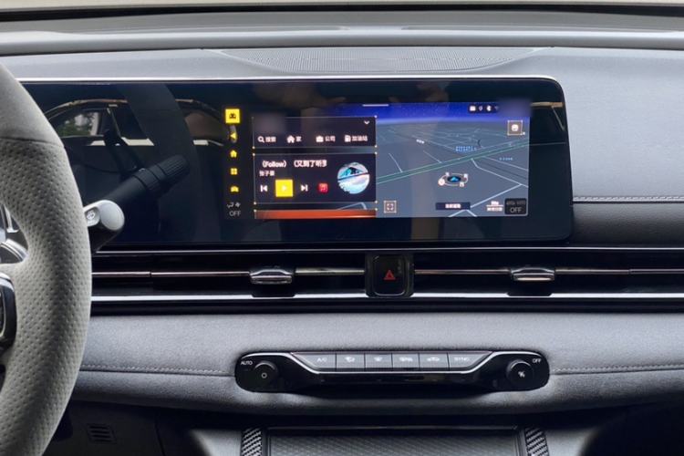 Used GAC Trumpchi EMPOW 2024 400T Automatic Yingbao R MAX Edition Audio And AC Panel