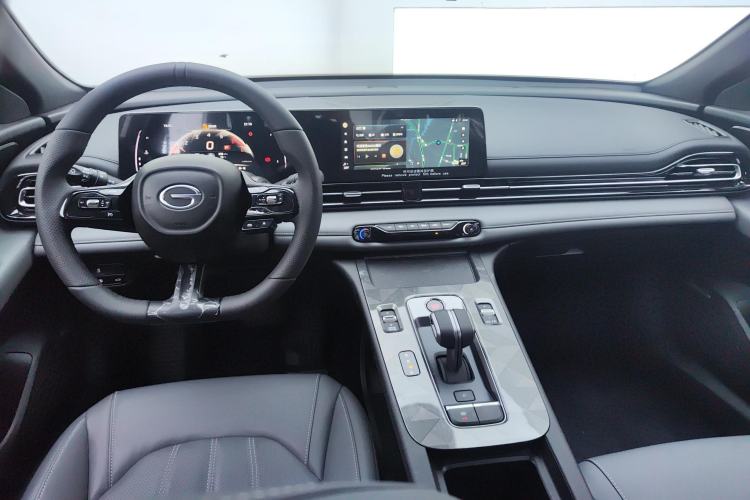 Used GAC Trumpchi EMPOW 2024 270T DCT Yingbao S Edition Center Console