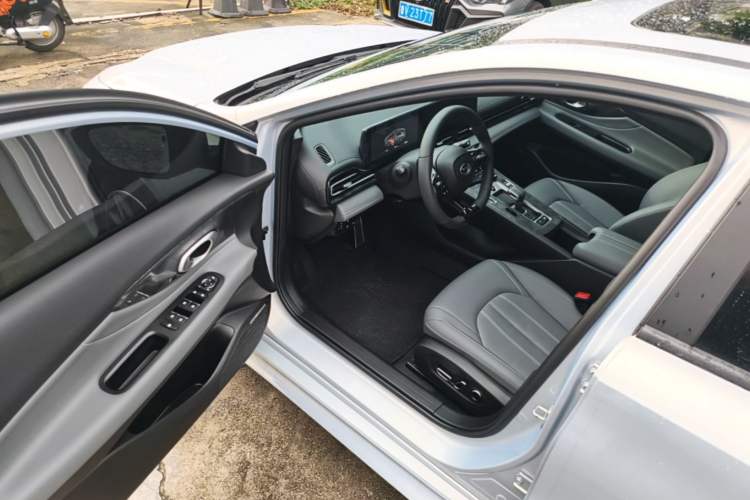 Used GAC Trumpchi EMPOW 2024 270T DCT Yingbao R-Style Edition Driver Seat