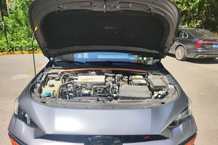 Used GAC Trumpchi EMPOW 2024 400T Automatic Yingbao R MAX Edition Engine Bay