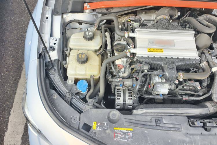Used GAC Trumpchi EMPOW 2024 400T Automatic Yingbao R MAX Edition Engine Bay Right