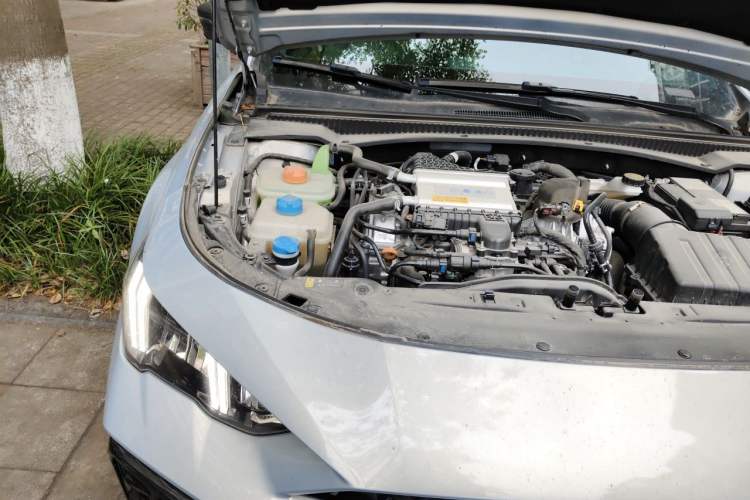 Used GAC Trumpchi EMPOW 2024 270T DCT Yingbao R-Style Edition Engine Bay Right