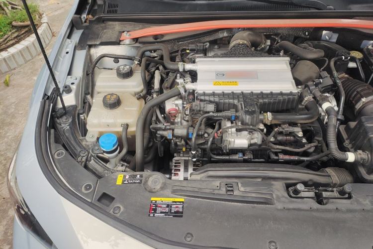 Used GAC Trumpchi EMPOW 2024 400T Automatic Yingbao R MAX Edition Engine Bay Right
