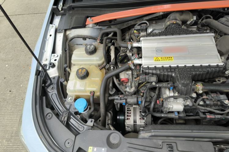 Used GAC Trumpchi EMPOW 2024 400T Automatic Yingbao R PRO Edition Engine Bay Right