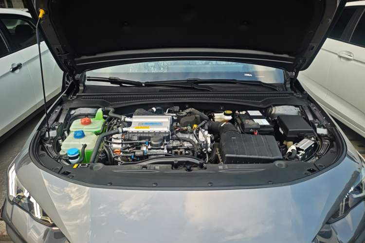 Used GAC Trumpchi EMPOW 2024 270T DCT Yingbao S Edition Engine Bay