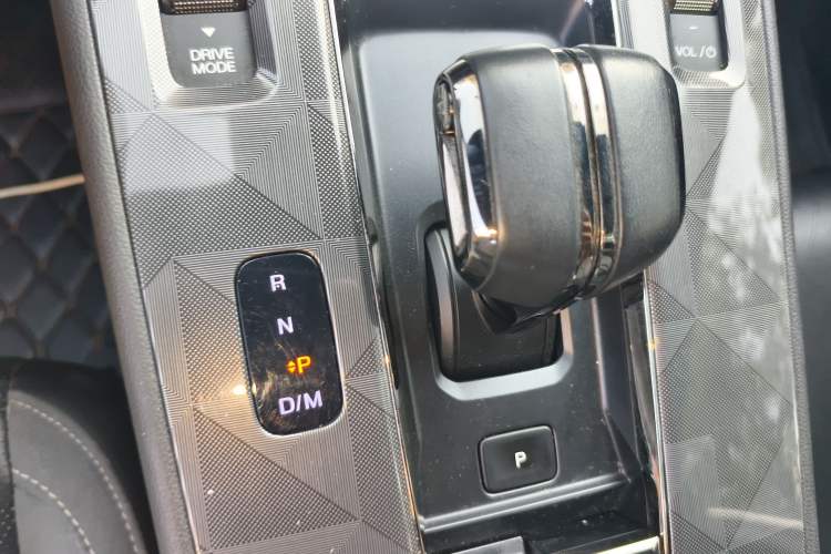 Used GAC Trumpchi EMPOW 2024 400T Automatic Yingbao R MAX Edition Gear Lever