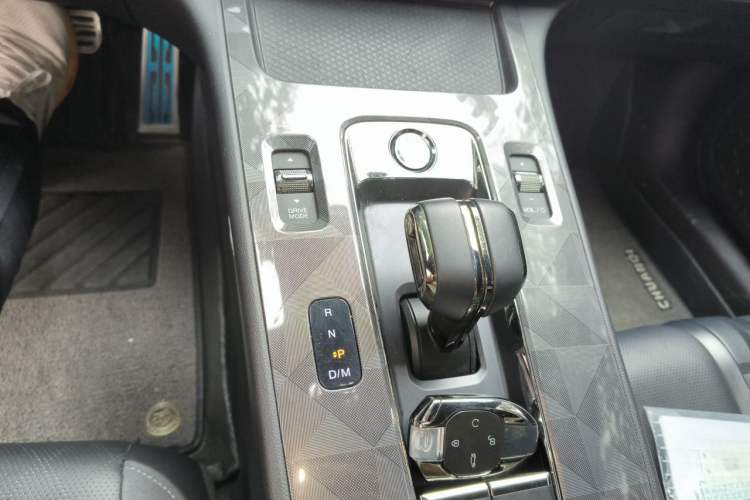Used GAC Trumpchi EMPOW 2024 400T Automatic Yingbao R PRO Edition Gear Lever