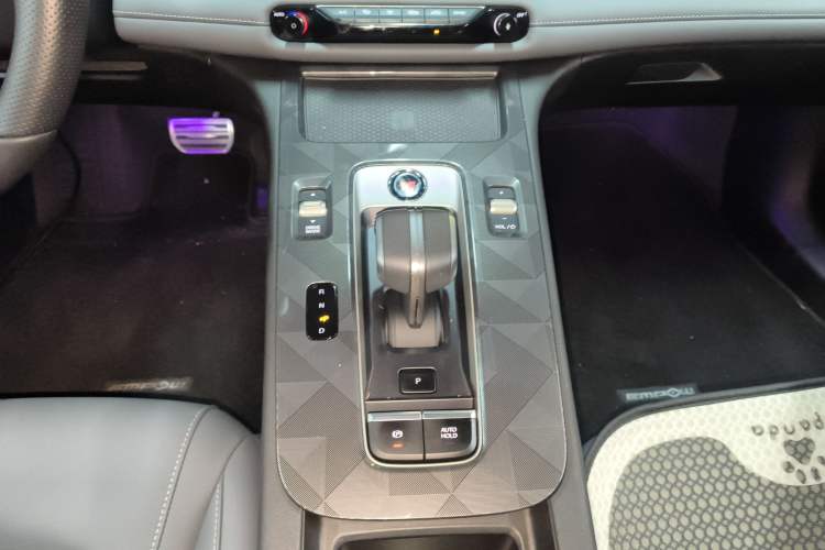 Used GAC Trumpchi EMPOW 2024 270T DCT Yingbao R-Style Edition Gear Lever