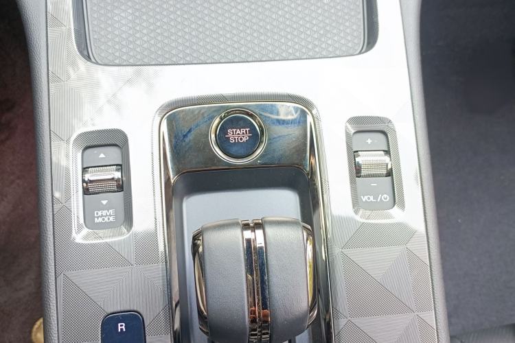 Used GAC Trumpchi EMPOW 2024 400T Automatic Yingbao R PRO Edition Gear Lever