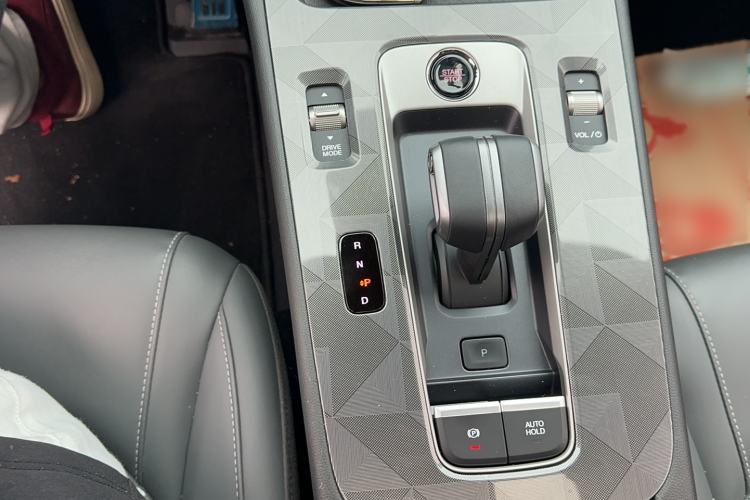 Used GAC Trumpchi EMPOW 2024 270T DCT Yingbao R-Style Edition Gear Lever