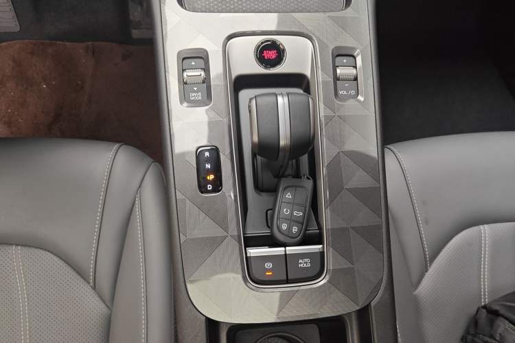 Used GAC Trumpchi EMPOW 2024 270T DCT Yingbao S Edition Gear Lever