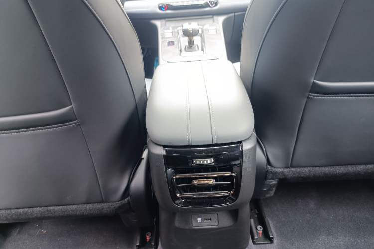 Used GAC Trumpchi EMPOW 2024 400T Automatic Yingbao R PRO Edition Interior 10