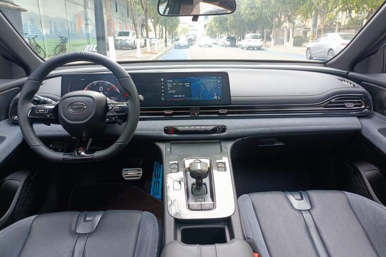 Used GAC Trumpchi EMPOW 2024 400T Automatic Yingbao R PRO Edition Interior 11