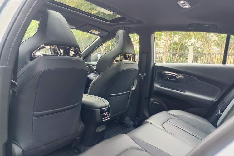 Used GAC Trumpchi EMPOW 2024 400T Automatic Yingbao R PRO Edition Interior 12