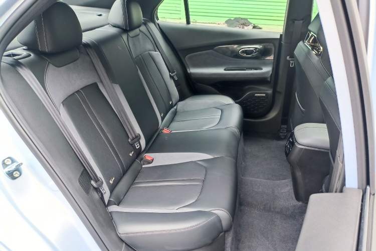 Used GAC Trumpchi EMPOW 2024 400T Automatic Yingbao R PRO Edition Interior 13