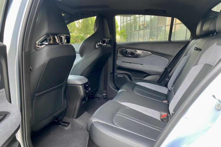 Used GAC Trumpchi EMPOW 2024 400T Automatic Yingbao R MAX Edition Interior 3
